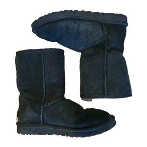 UGG Classic Short Black Boots Womens Size 7 model 5825